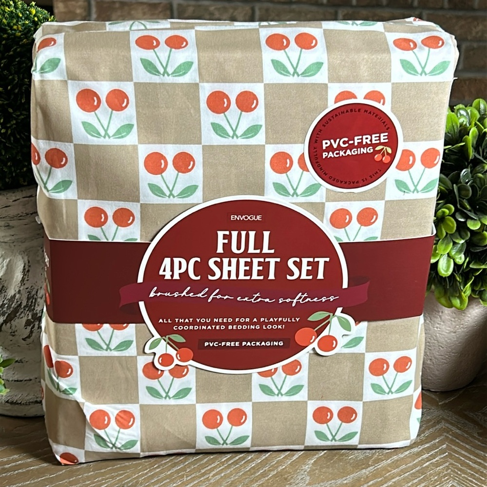NWT! Vintage Inspired Checkered Checkerboard Cherry Full sheet bedding set
